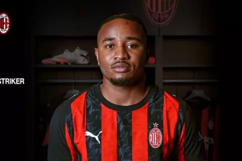 رسمياً.. كريستوفر نكونكو ينضم إلى ميلان حتى 2030